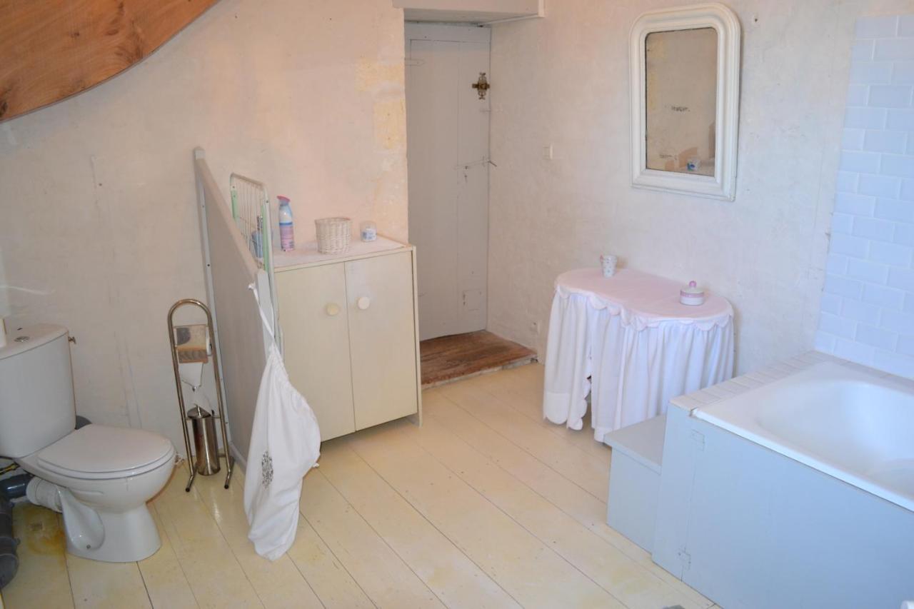 Le Petit Logis Bed & Breakfast Rouillac  ภายนอก รูปภาพ