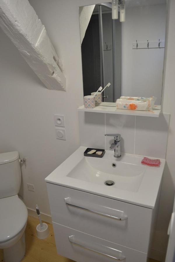 Le Petit Logis Bed & Breakfast Rouillac  ภายนอก รูปภาพ